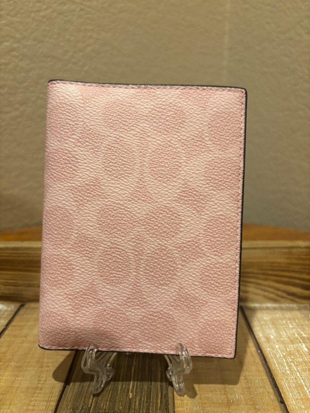 NWT 2026 Coach Passport Card Case in Signature Canvas | Powder Pink CW170
